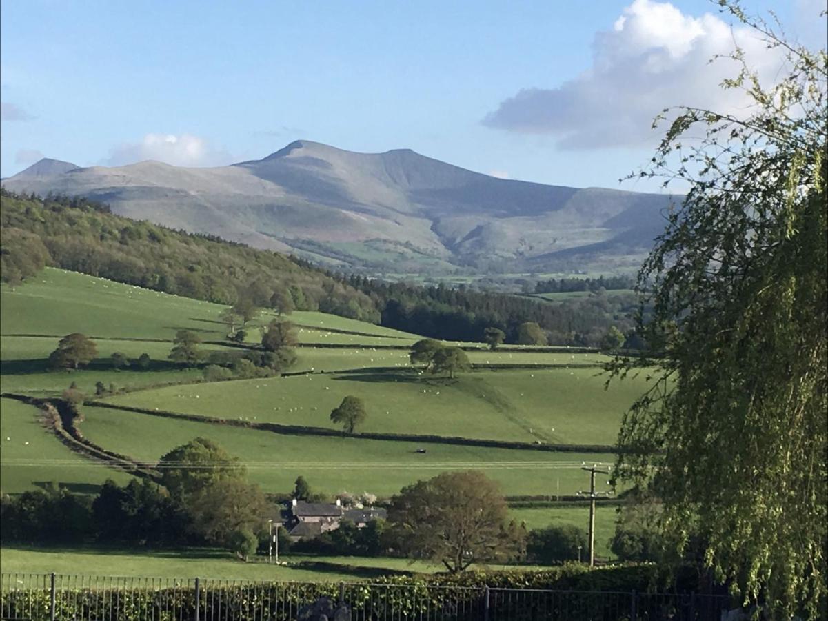 Cosy Arts & Crafts Cottage With Stunning Views Brecon Exterior photo