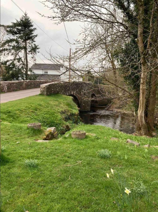 Cosy Arts & Crafts Cottage With Stunning Views Brecon Exterior photo
